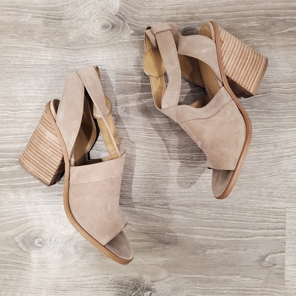 NEW MARC FISHER LTD Vega  Block Heel TaupeSandals - Picture 3 of 12